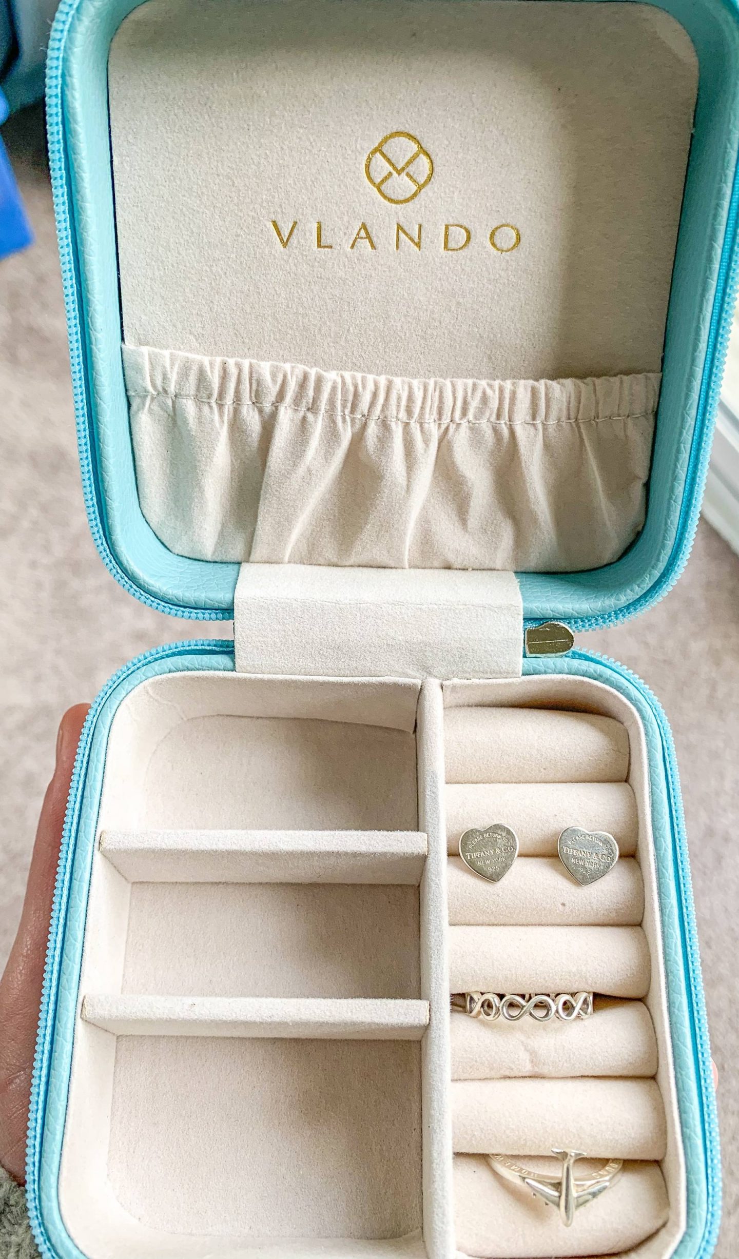 travel jewellery box - ultimate travel packing list