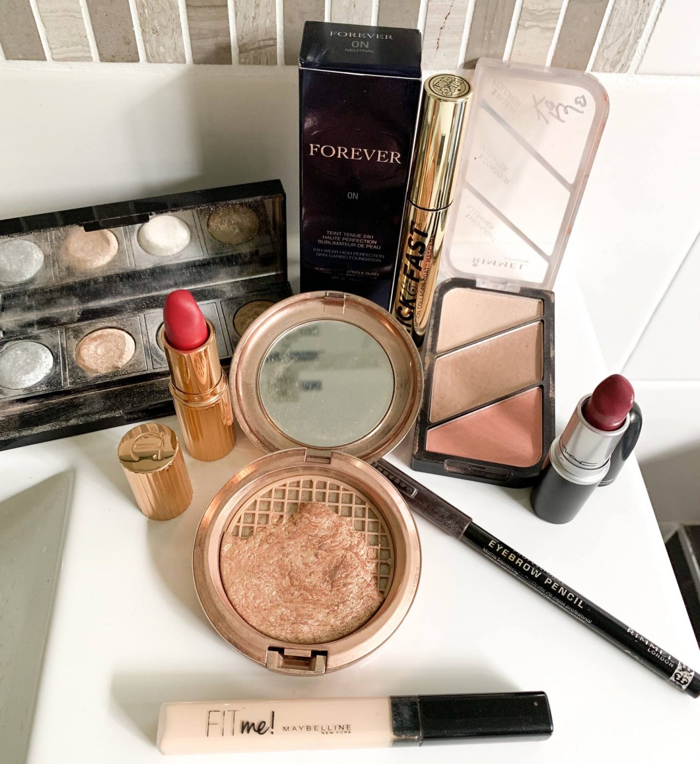 makeup - ultimate travel packing list