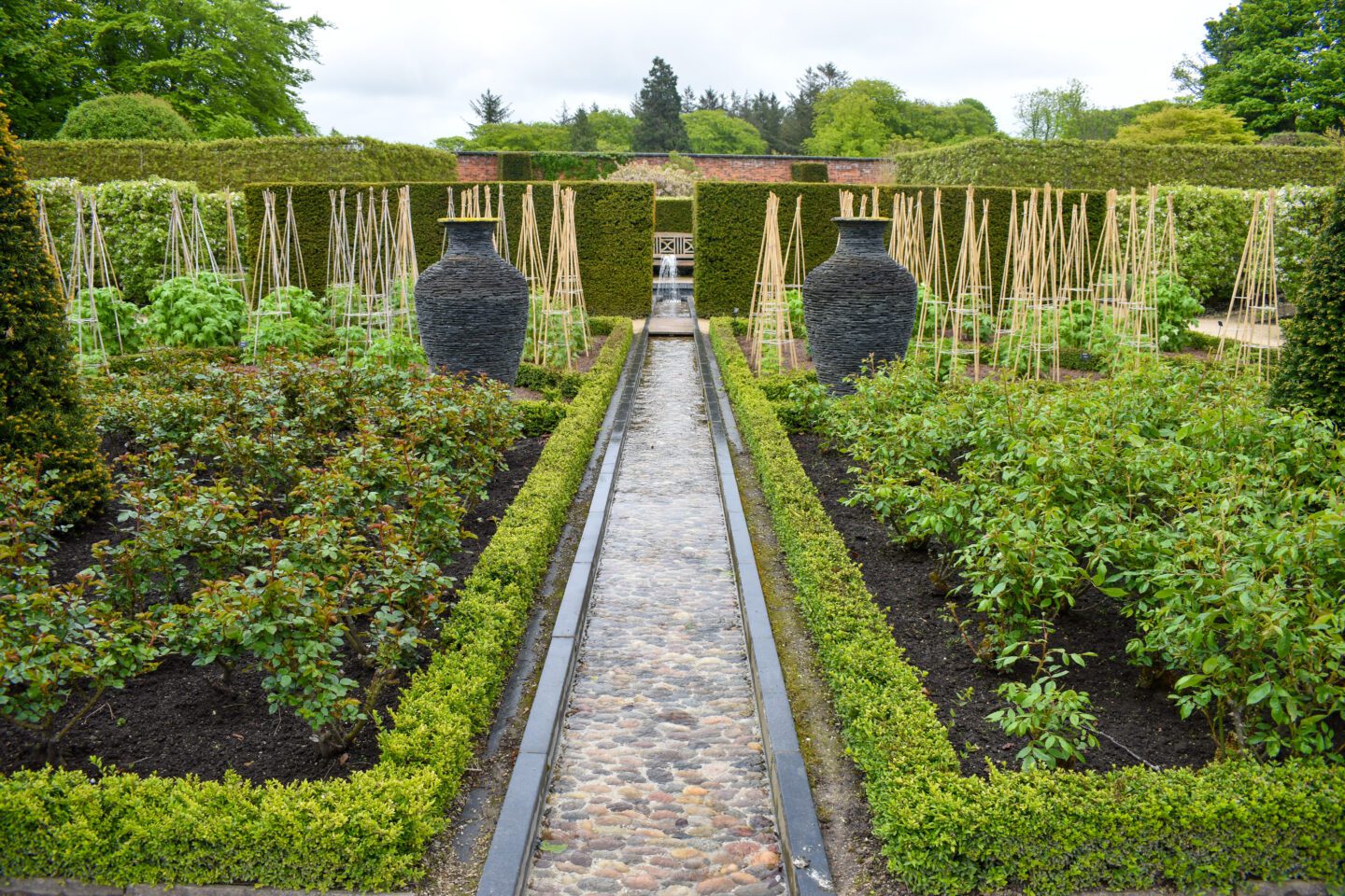 ornamental gardens alnwick garden