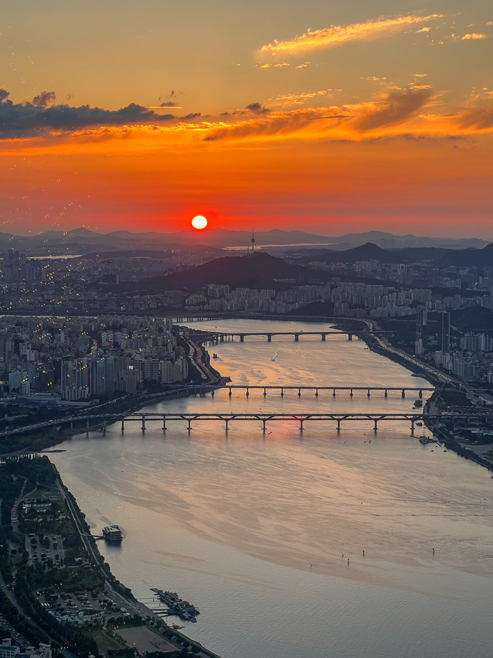Is Seoul Sky Worth Visiting? Lotte World Tower Observatory Guide