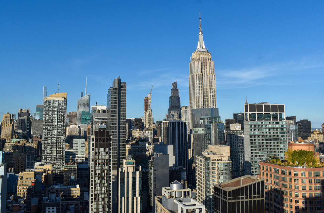 Views of Manhattan skyline